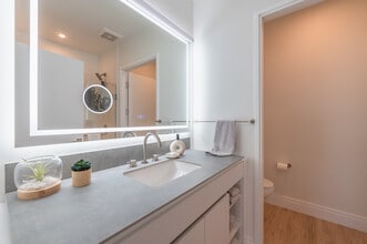 Otonomus in Las Vegas, NV - Foto de edificio - Interior Photo