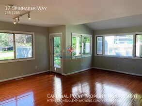 17 Spinnaker Way in Portsmouth, NH - Building Photo - Building Photo