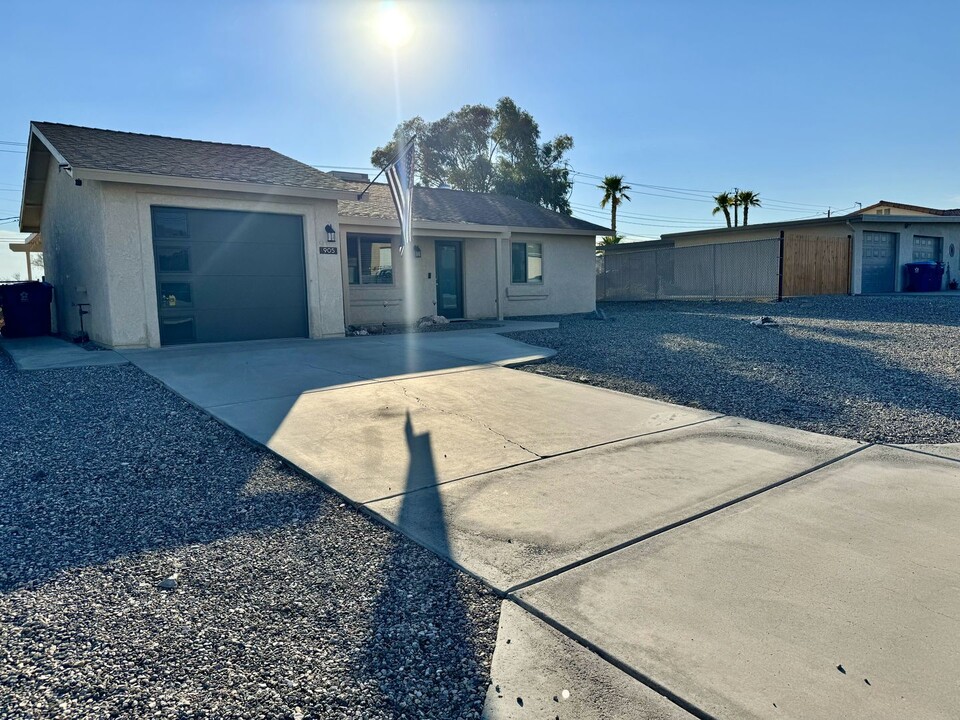 905 Mohican Dr in Lake Havasu City, AZ - Building Photo