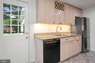 12629 Fantasia Dr in Herndon, VA - Building Photo - Building Photo