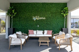 Stellar at Masters Avenue in Bradenton, FL - Foto de edificio - Building Photo