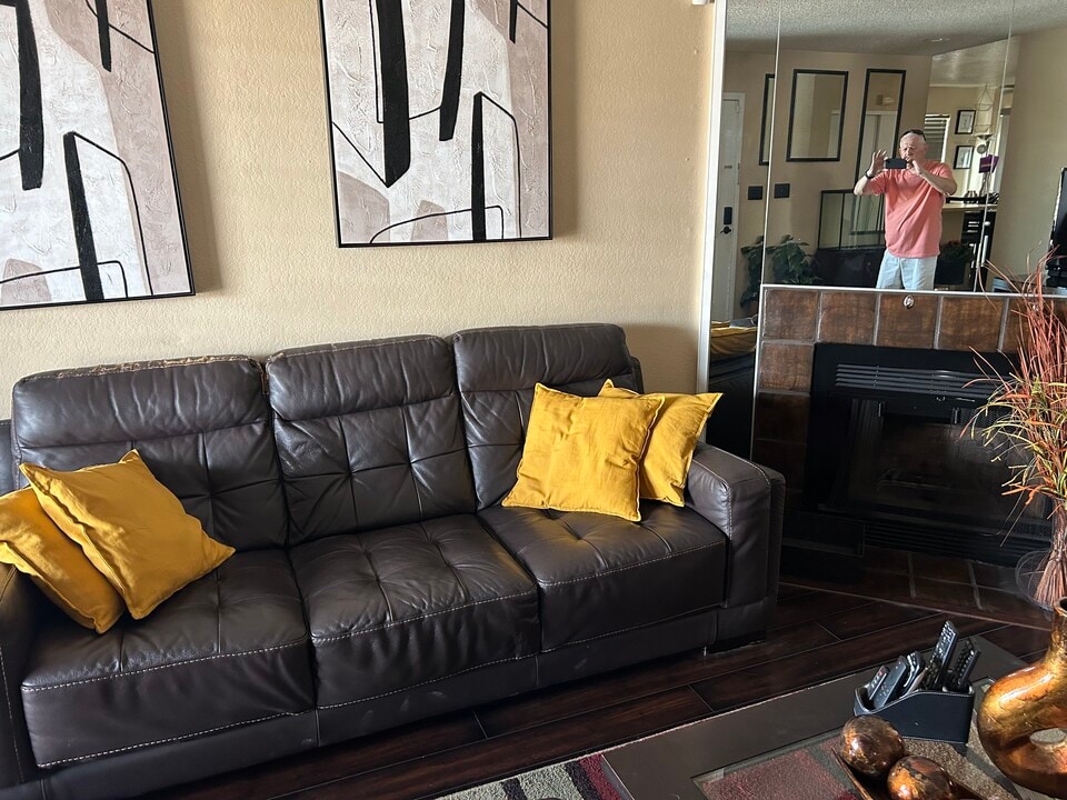 611 W Hononegh Dr in Phoenix, AZ - Building Photo