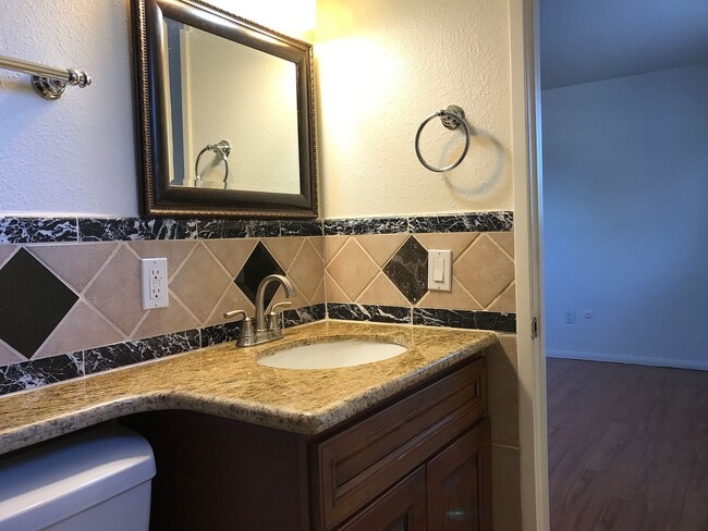 13535 Celestial Rd in Poway, CA - Building Photo - Building Photo