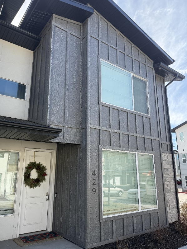 property at 429 W 40 S