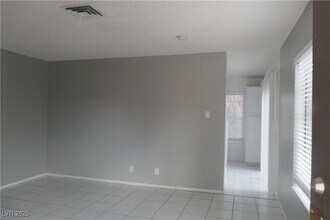 4398 Bramblewood St in Las Vegas, NV - Building Photo - Building Photo