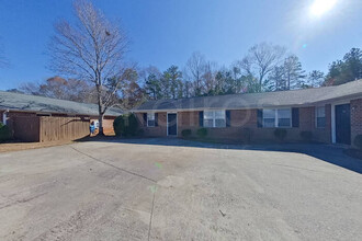 218 Deer Pkwy in Athens, GA - Building Photo - Building Photo