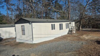 227 Lee St SE in Milledgeville, GA - Building Photo