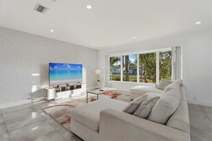 632 S Crescent Dr, Unit SI ID1533630P in Hollywood, FL - Building Photo