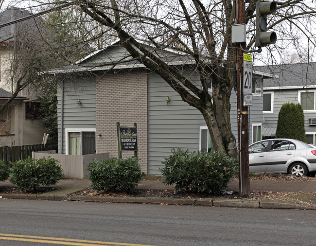 Buckman Court Apartments in Portland, OR - Foto de edificio - Building Photo