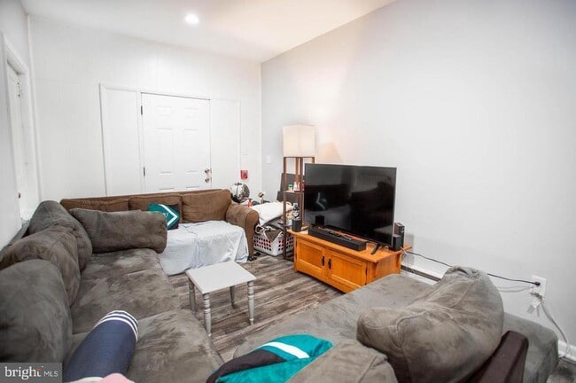 217 W Lancaster Ave in Downingtown, PA - Building Photo - Building Photo