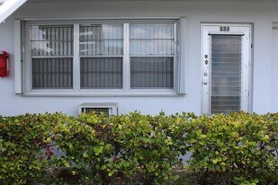 333 Northampton Q in West Palm Beach, FL - Building Photo
