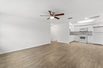 200 San Lorenzo Ave, Unit 1 in North Port, FL - Building Photo - Building Photo