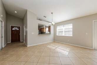 11214 Elmfield Dr in Tampa, FL - Building Photo - Building Photo