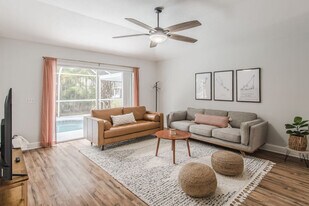 3285 3rd Pl in Vero Beach, FL - Building Photo