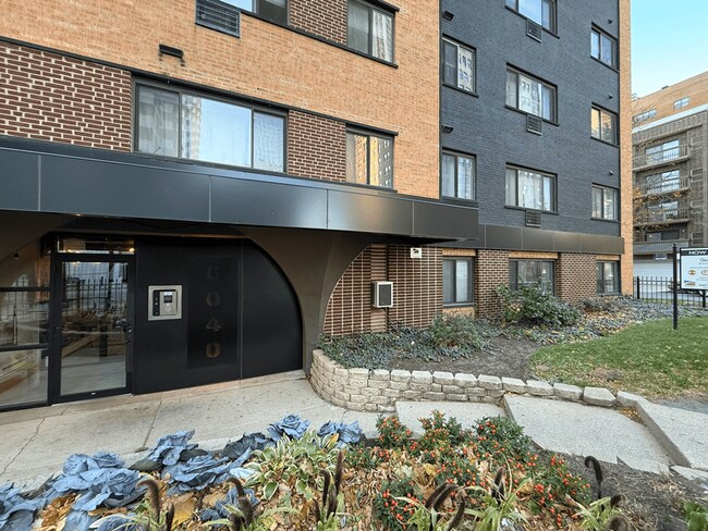 Sheridan Glen - 6040 N Sheridan Rd in Chicago, IL - Foto de edificio - Building Photo