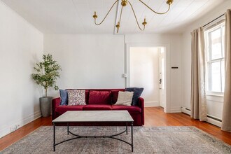 552 Columbia St, Unit 1 B in Hudson, NY - Foto de edificio - Building Photo