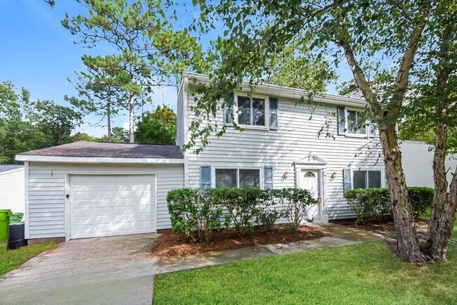 property at 5 Forestgate Ct