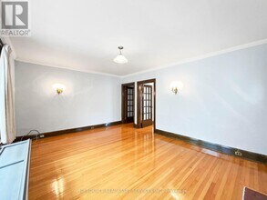 12 Kendal Ave in Toronto, ON - Building Photo - Building Photo