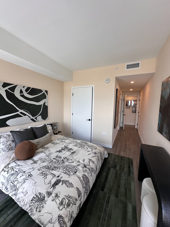 114 NE 22nd St, Unit B32 in Miami, FL - Foto de edificio - Building Photo