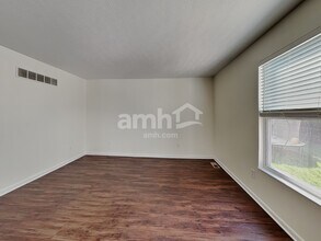 213 Lights Pointe Ct in New Richmond, OH - Building Photo - Building Photo