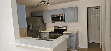 2101 Cascades Blvd-Unit -101 in Kissimmee, FL - Building Photo - Building Photo