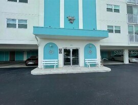 10216 Regal Dr in Largo, FL - Building Photo