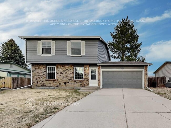 property at 3714 S Pitkin Cir