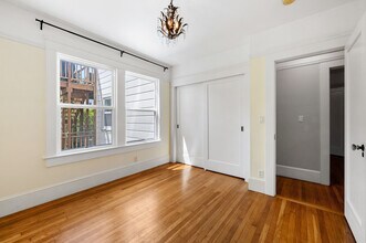 124 Chenery St, Unit LuxuryTwoFloor in San Francisco, CA - Building Photo - Building Photo