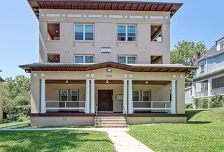 2210 Roslyn Ave in Baltimore, MD - Foto de edificio - Building Photo