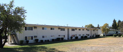 Laurel Village Apartments in North Highlands, CA - Building Photo - Building Photo