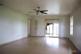 707 Old Seguin Luling Rd in Seguin, TX - Building Photo - Building Photo