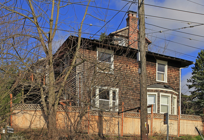 205 13th Ave E in Seattle, WA - Foto de edificio - Building Photo