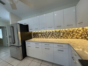 198 Venice Palms Blvd in Venice, FL - Foto de edificio - Building Photo