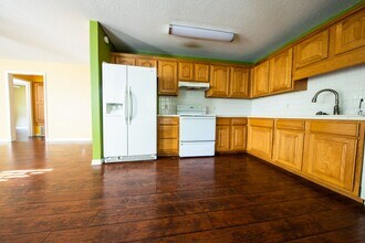 434 W Holly St in Fayetteville, AR - Building Photo - Building Photo