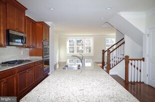 3755 Signal Knob Ct in Falls Church, VA - Building Photo