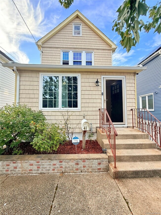 property at 41 Dewitt St