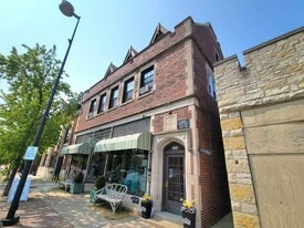 733 Elm, Unit 103 in Northfield, IL - Building Photo