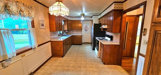 property at 805 Betner Dr