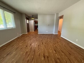 3363 Sunny Hill Dr in Bettendorf, IA - Building Photo - Building Photo