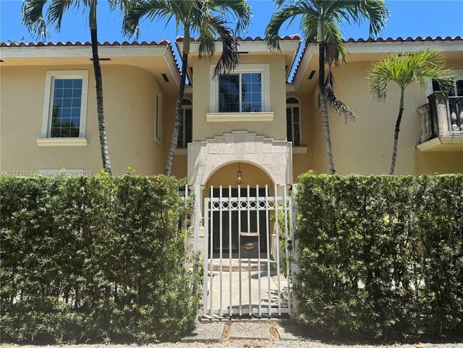 3185 Washington St in Miami, FL - Foto de edificio - Building Photo