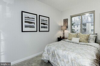 12215 Braxfield Ct-Unit -12 in North Bethesda, MD - Building Photo - Building Photo