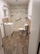 1025 Michigan Dr W, Unit 1 in Dunedin, FL - Foto de edificio - Building Photo