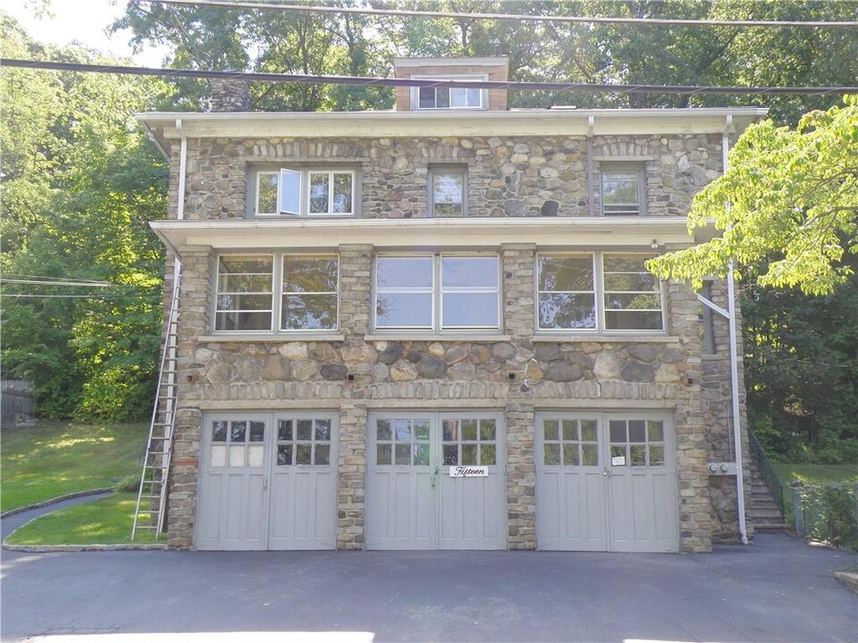 15 Stanley Ave in Ossining, NY - Building Photo