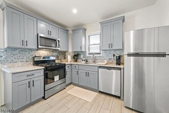 39 Emmet St in Newark, NJ - Building Photo - Building Photo