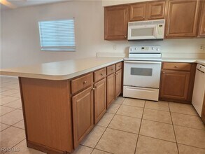 1623 SW Santa Barbara Pl in Cape Coral, FL - Building Photo - Building Photo