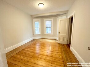 12 Buttonwood St, Unit 1 in Boston, MA - Building Photo - Building Photo