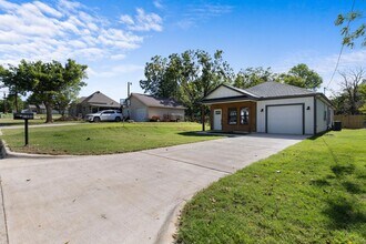 1300 S 7th Ave in Denison, TX - Building Photo - Building Photo