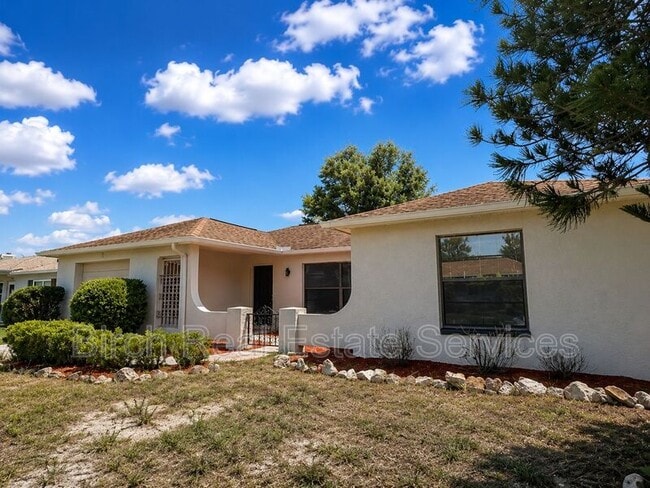 1326 Calamondin Dr