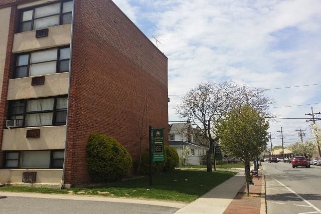 Fairfield Terrace At Lynbrook Village in Lynbrook, NY - Foto de edificio - Building Photo