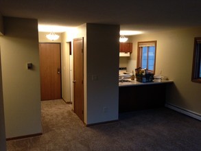Crossroads Apartments in St. Cloud, MN - Foto de edificio - Building Photo